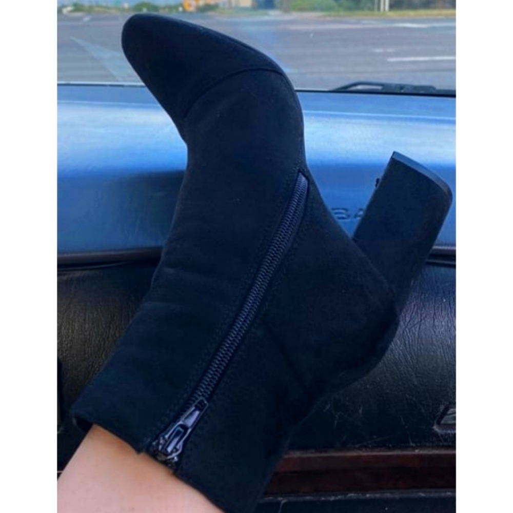 My generation black boots, sold out in online .new no details